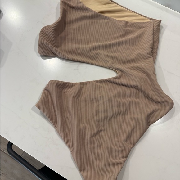 Beach Riot Cream and Tan Swimsuit - Picture 5 of 5